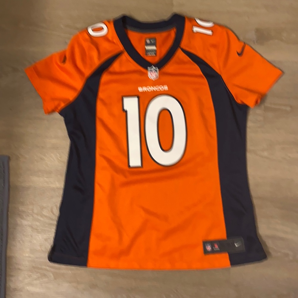 Women’s Bronco jersey